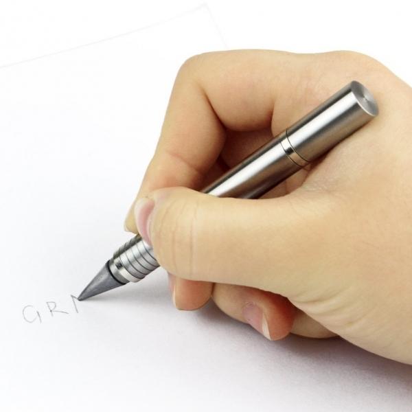 Tintenloser Stift aus magischem Metall