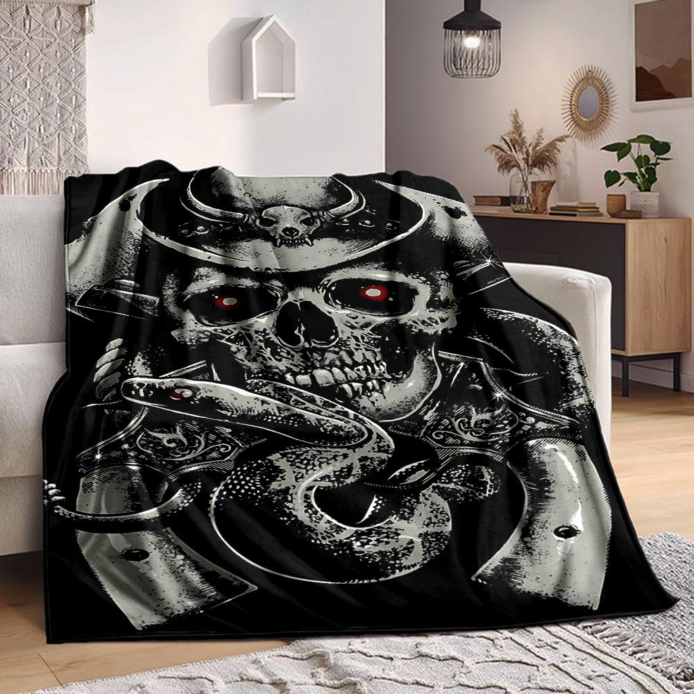 

1pc Skull, Snake Blanket - Lightweight Flannel Fleece with Digital Printing, Soft Warm for Sofa, Travel, Camping, Office yy251018320 75x90cm