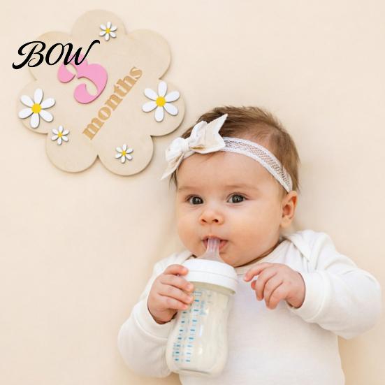 Eco-friendly Baby Photo Props Monthly Milestone Card Sign Wooden Flower Board with 10 Interchangeable Blocks Numbers for Newborn Growth Tracker