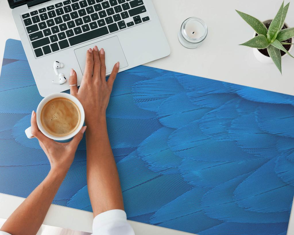 Designerska Podkładka Ochronna Pod Laptopa Pióra Ptaka Z Bliska 100X50 Cm