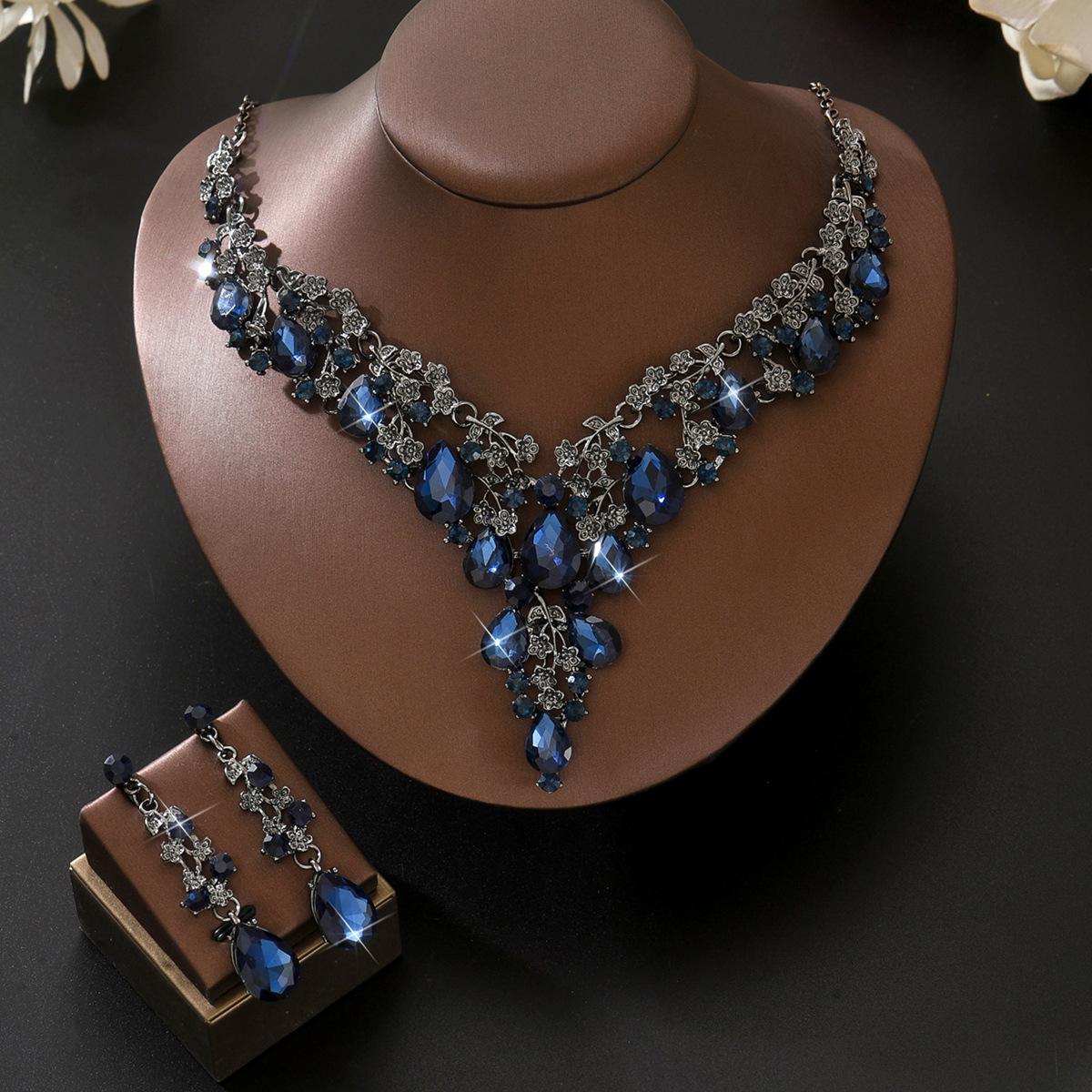 

2026 Exaggerated Bridal Crystal Rhinestone Necklace Earrings Set Prom Dress Accessories 45CM