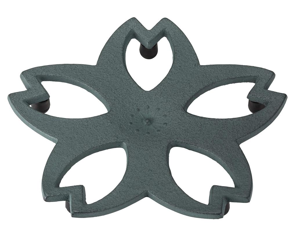 Ikenaga Iron Works Living with Iron Nanbu Iron Kamashiki Sakura (Large) Green Bamboo Gift Wrapping Available
