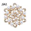 Sweater Brooch Pin Faux Pearl Rhinestone Flower Brooch, Retro Lapel for Wedding Party Bridal Shower, Women Girls Clothing Jewelry Accessories
