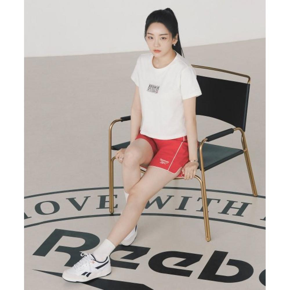 

Шорты REEBOK Vector Essentials W Красный