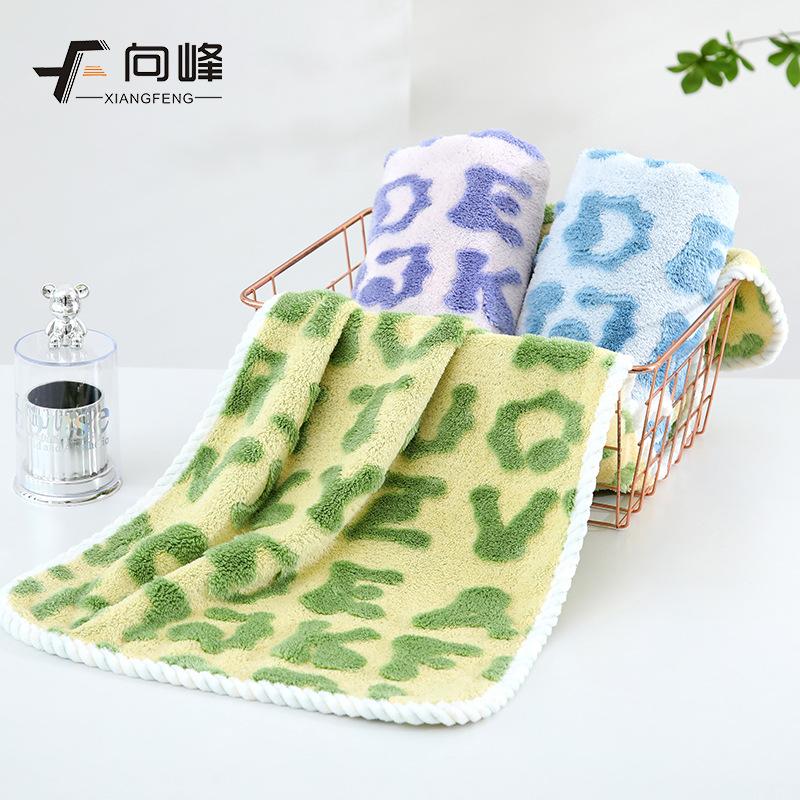 

Рушник кораловий фліс літерний жаккард банний рушник побутовий дорослий не линяє потовщений м який великий банний рушник плед 70*140 фіолетовий