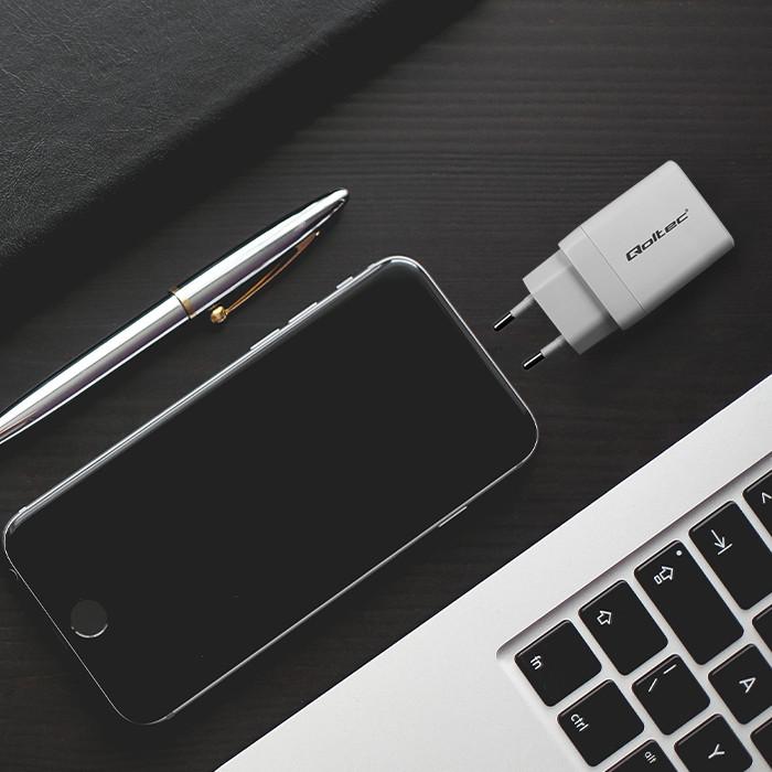 Qoltec Ładowarka Sieciowa 45W Gan  | 5-20V | 1.5-3A | 1 X Usb-C Pd | 1 X Usb Qc 3.0 | Biała