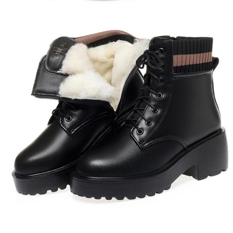 Women's Chelsea Boots Large Size 2023 New Genuine Leather Women Winter Shoes Boots Wool British Style Mid Boots Women