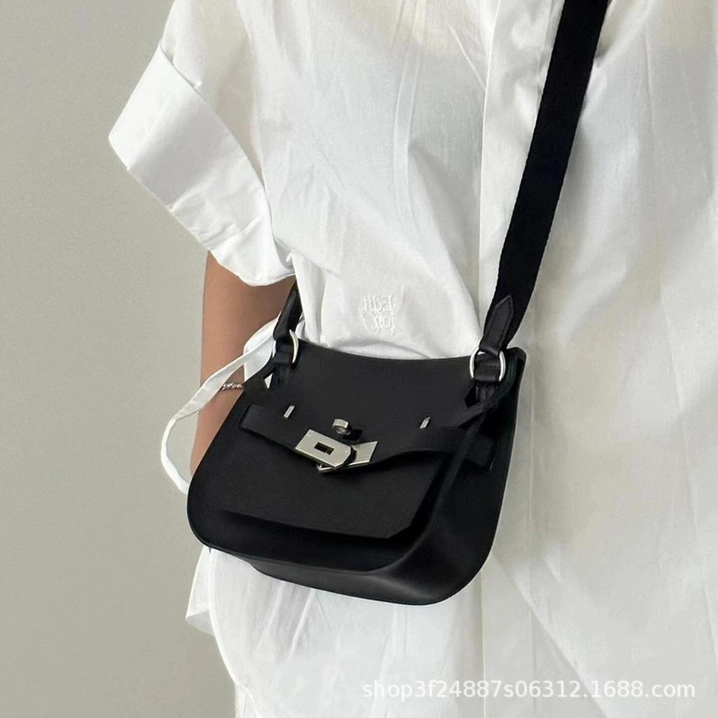 Nouveau Sac pour Femme 2024 Cuir de Vachette Mini Bohème Polyvalent Bandoulière Sac à Bandoulière en Cuir pour Femme Sens Premium Épaule Sac sous le Bras Femme