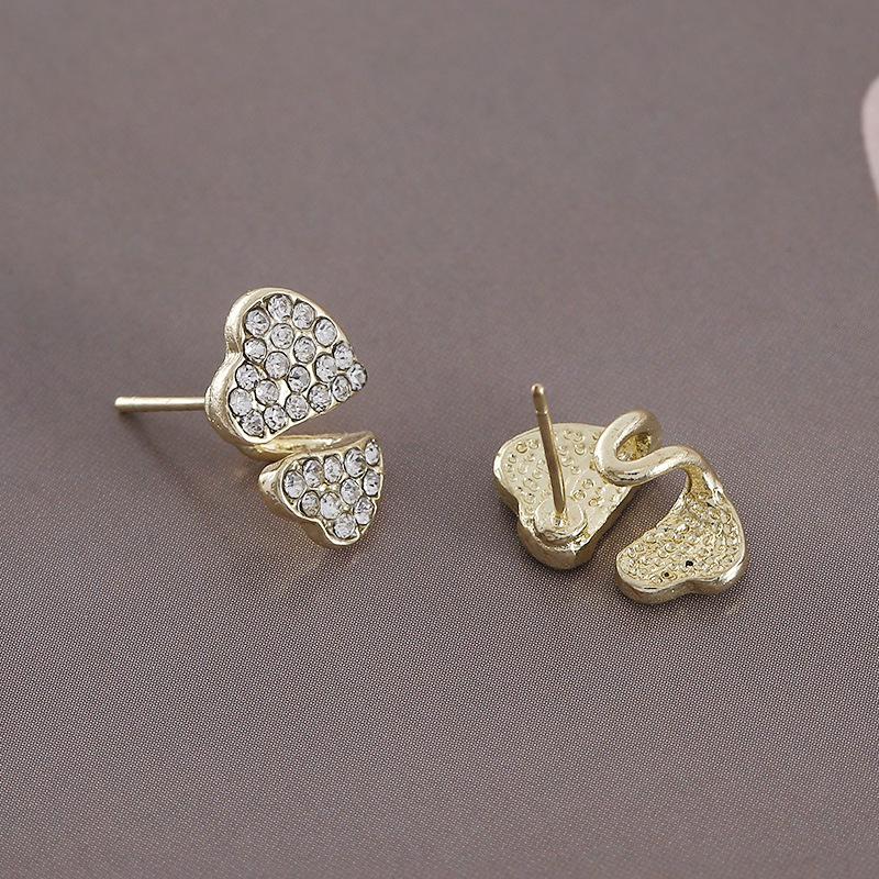 Stylish Faux Diamond Heart Stud Earrings for Women – Trendy High-End Fashion Accessory