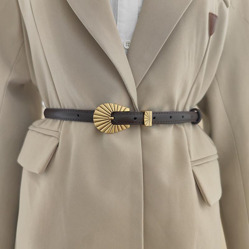 Minimalist Leather Waist Belt With Pin Closure For Jeans And Skirts