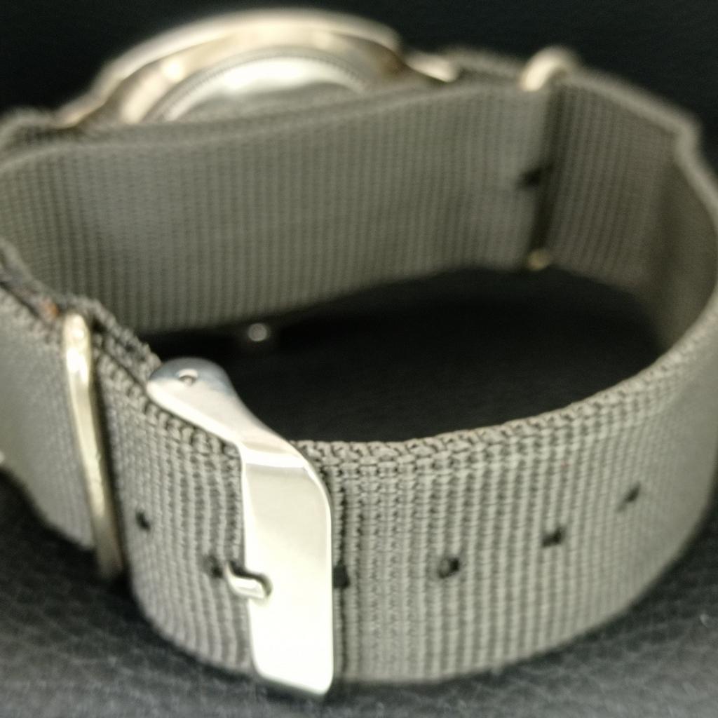 VINTAGE HAND-WINDING SWISS MENS REFURBISHED WATCH A709621-1