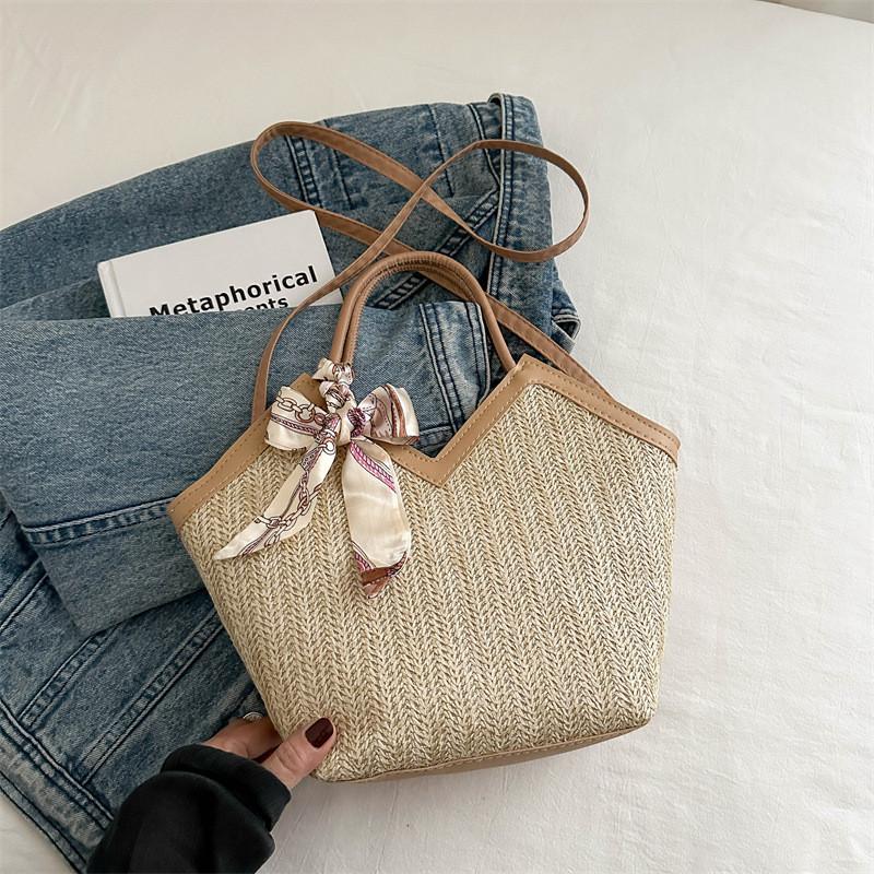 Trendy Large Capacity Woven Tote Bag For Women Ideal For Daily Use And Beach Getaways