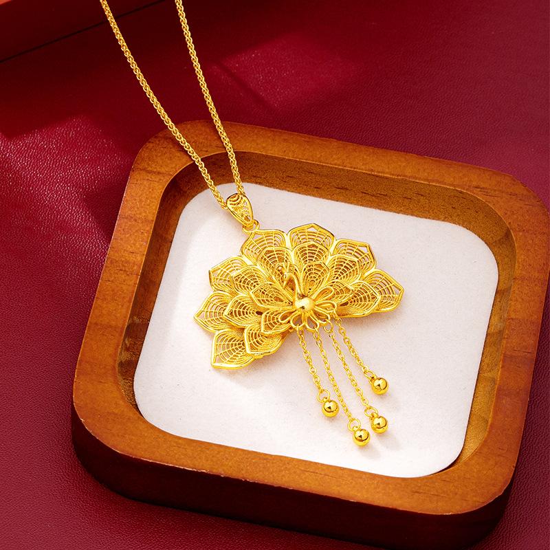Trendy High-end Hollow Peacock Tassel Sweater Chain Women's Jewelry Necklace Pendant
