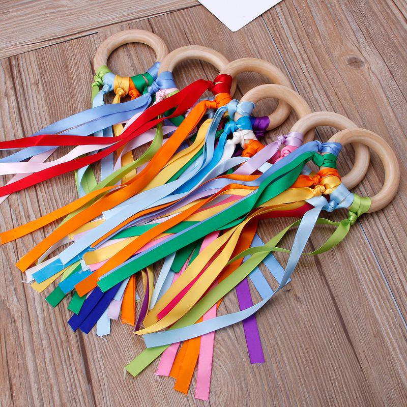 Giocattolo Sensoriale Stile Montessori da 50 cm Senza BPA Non Tossico Anello con Nastri per Bambini Dalla Nascita in Poi Sviluppa il Riconoscimento dei Colori Giocattolo Sensoriale