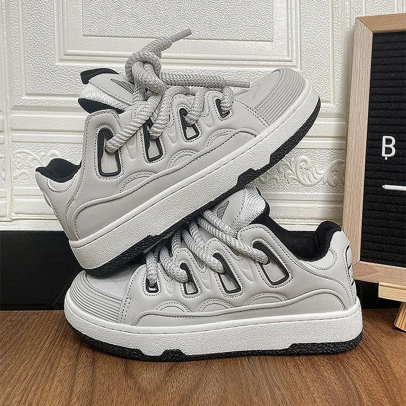 Luxury 2024 New Classic Thick Sole Elevated Outdoor Running Shoes for Men and Women, Spring and Autumn Couple Casual Board Shoes