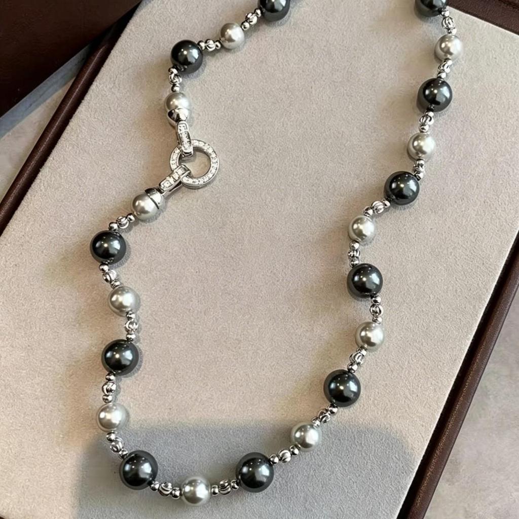 Gray Pearl Patchwork Clavicle Necklace with Round Buckle