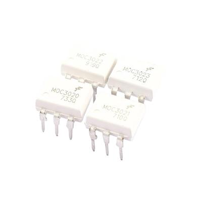 10 PZ MOC3020 MOC3021 MOC3022 MOC3023 DIP-6 ORIGINALE FAIRCHILD Optoisolatori a Fase Casuale Uscita Driver Transistor Triac DIP6 SOP6