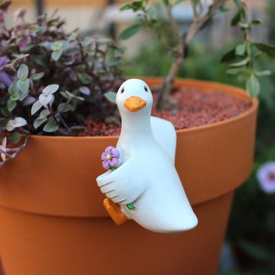 3 Pcs Cute Climbing Duck Resin White Goose Garden Statue Funny Flower Pot Hugger Outdoor Hanging