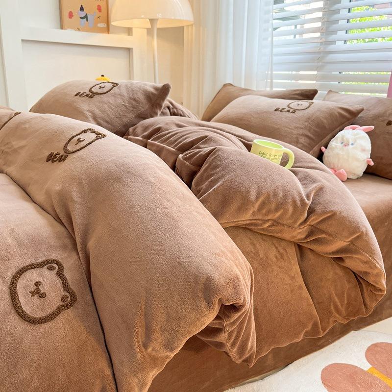 

Зимовий рушник вишитий молочний оксамит постіль чотирикомплект мультиплікаційний потовщений тепла постільна білизна кораловий фланелевий підодіяльник 2.0m bed sheet 4pcs