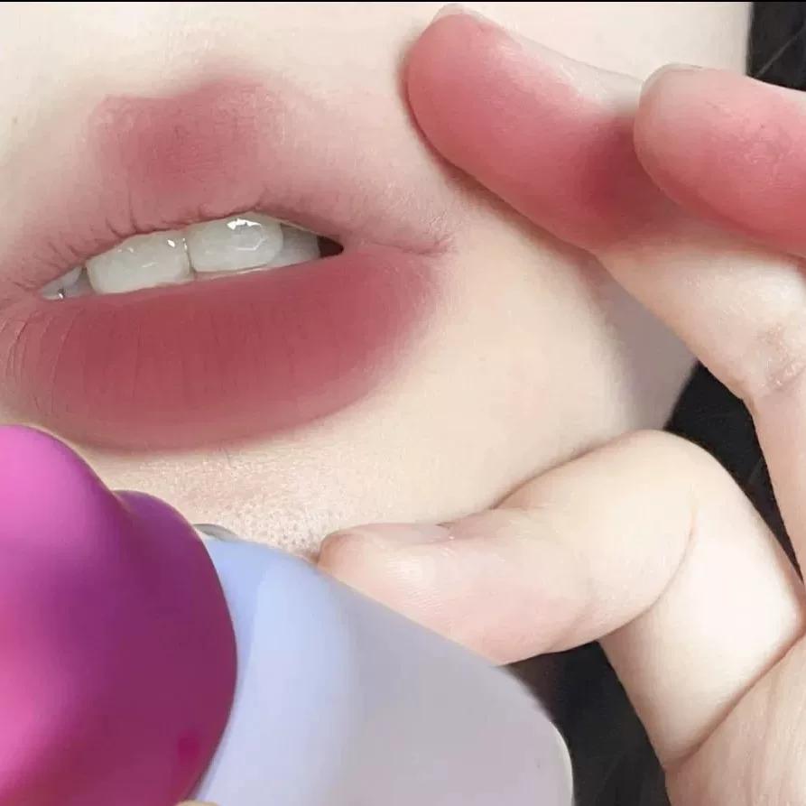 Yellow-Toned Matte Lip Mud, Low-Saturation Nude Lipstick, Velvet Matte Finish, Natural Look, Brightening Effect, Light Makeup for Students