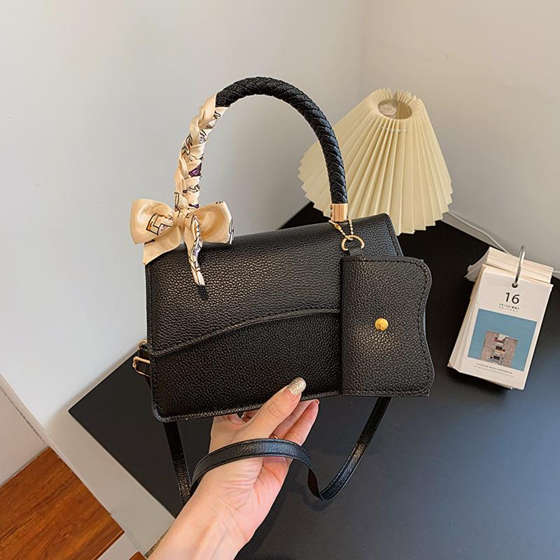 

Шелковые шарфы простые и повседневные, популярные, контрастных цветов в иностранном стиле, осенняя мода, портативная сумка-мессенджер, маленькая квадратная сумка через плечо. чёрный