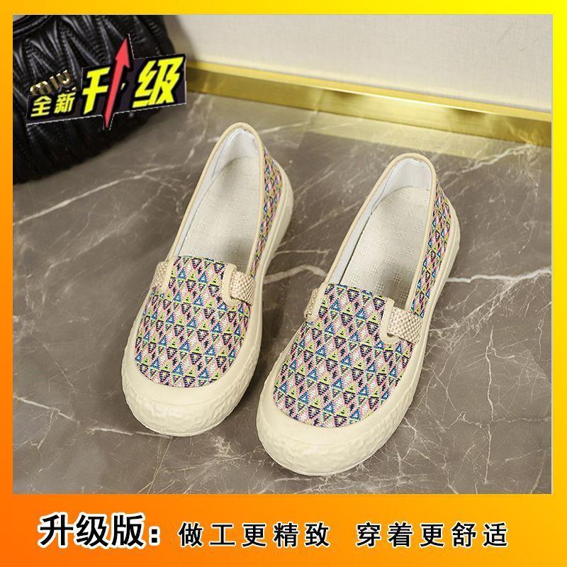 

Mesh light and breathable women s single shoes flat mom shoes 2025 new versatile old Beijing cloth shoes summer and autumn 36