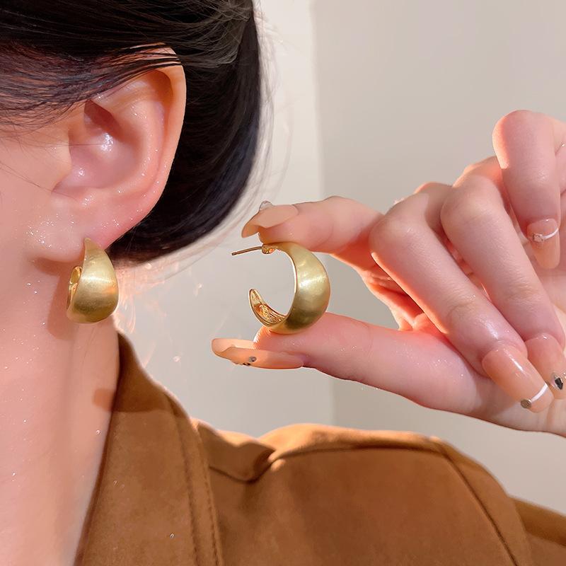 Матовые серьги-бини из матового золота и серебра, женские уникальные простые серьги-пусеты с холодным ветром, корейский темперамент, взрывные серьги