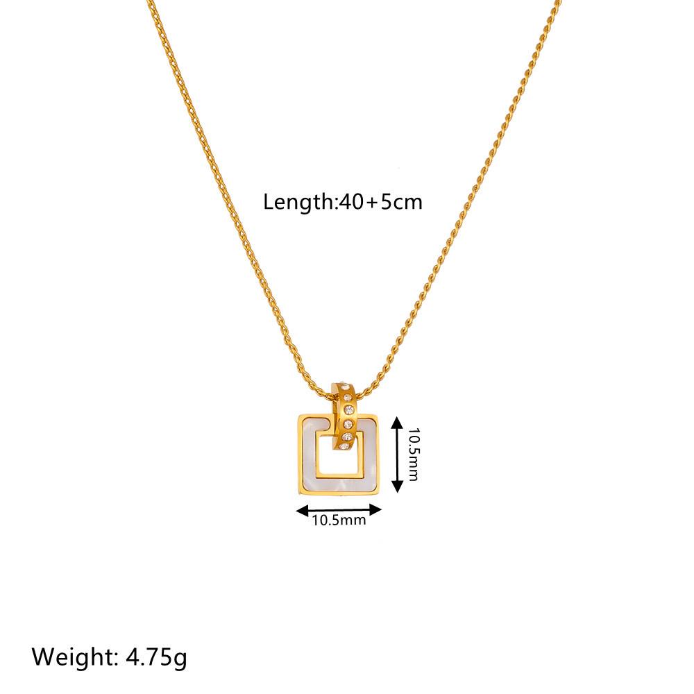 Elegante 18k vergoldete Halskette aus Edelstahl mit weißem Muscheldekor und Diamanten