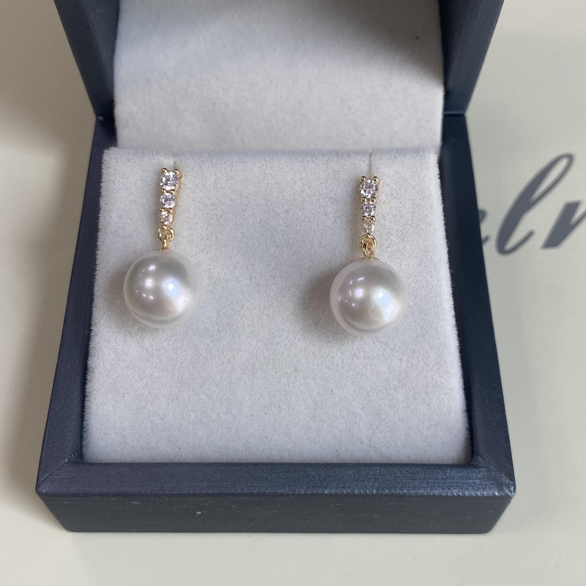 9-10mm White Freshwater Pearl Earrings S925 Silver with Three-Diamond Style - Elegant and Versatile 9-10mm золотой