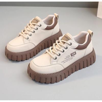 Novos Sapatos de Plataforma para Aumentar a Altura de Primavera e Verão Sapatos Casuais Femininos Sapatos de Estudante Tênis Brancos Antiderrapantes para Mulheres