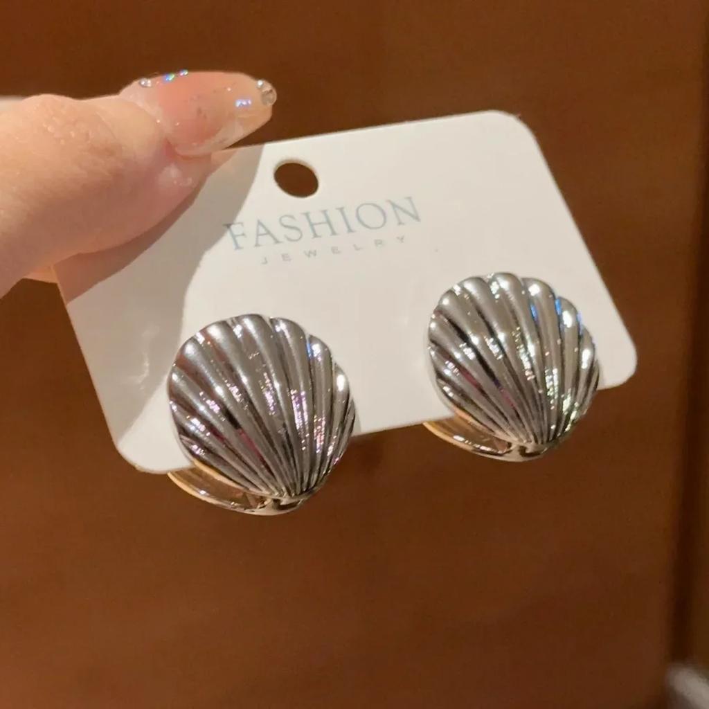 LATS Vintage Metal Shell Stud Earrings for Women Punk Copper Color Texture Geometric Irregular Ear Buckle Zircon Party Gift