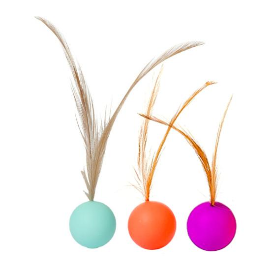 Cat Bouncy Ball Toy Silicone Ball Cat Chew Toy with Feathers Interactive Quiet Rolling Ball for Indoor Cats Biting Chewing Chasing