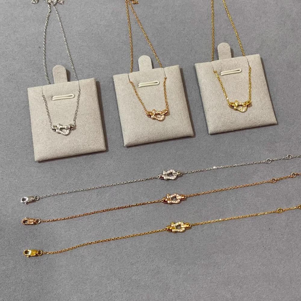 Plně pozlacený 18K růžovým zlatem Párový dárkový náramek s přezkou ve tvaru podkovy písmeno U V Náramek Gypsy Star Náramek s magnetickou přezkou