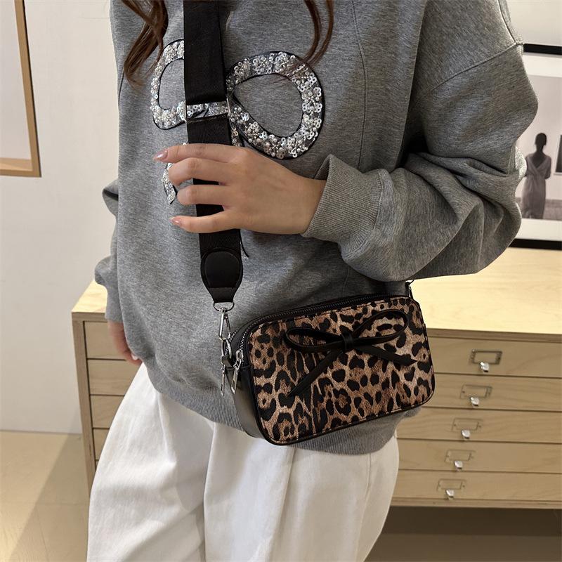 Yogodlns Neue Mode Unterarm Taschen Trendy Leopard Print Schulter Tasche Geldbörse PU Leder Umhängetasche Messenger Bag Frauen