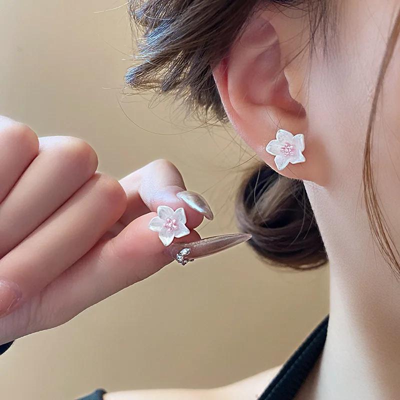 1unit Resin White Blue Camellia Stud Earring for Women Fresh Trend Sweet Adornment Bridal Christmas Gift