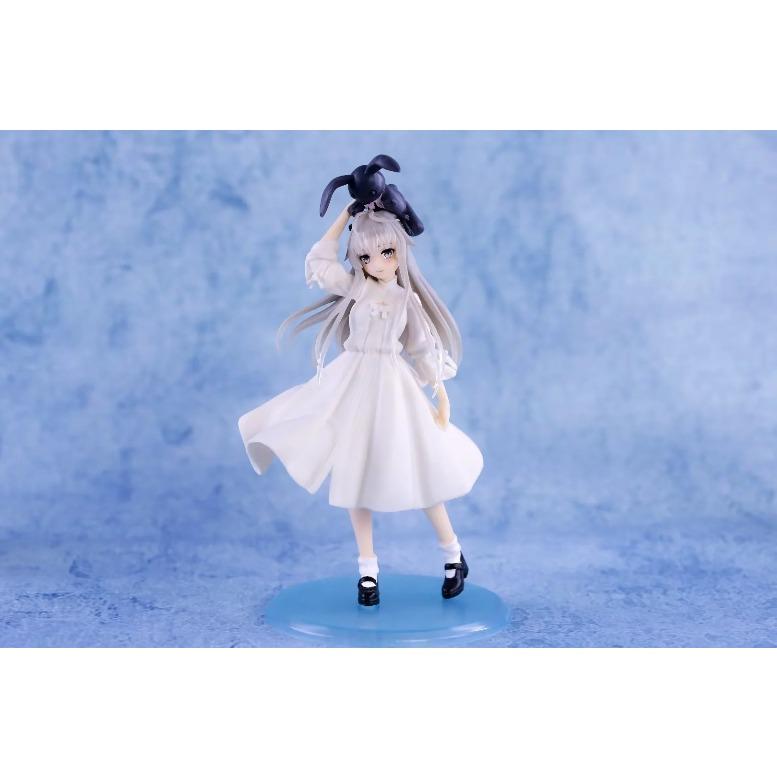 Небо судьбы, небо судьбы, дикое небо весной, кролик над головой, девушка в платье-куполе, модель, фигурка в коробке.