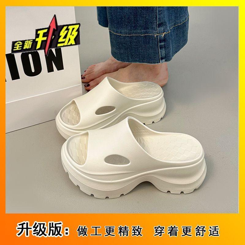 Fashion and Versatile Outer Wear, Light and Casual Beach Sandals 2025 Summer and Autumn New One-word Thick-soled Height-enhancing Cool Slippers Women