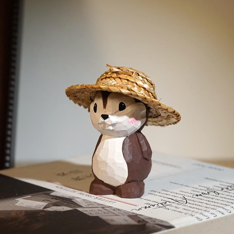 Handmade Wooden Chipmunk Figurine Cute Cartoon Animal Desk Decor Office Home Decoration