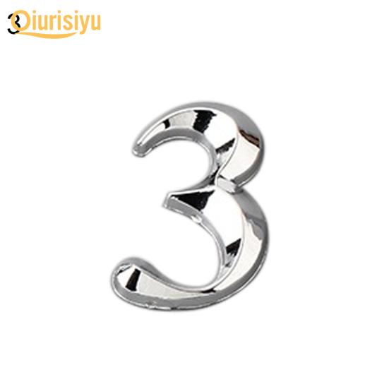 

Позолоченная табличка на двери дома, цифра номера адреса 3#