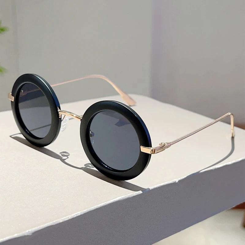 Luxury Brand Designer Round Sunglasses Women for Men  New Popular Vintage Sun Glasses Punk Rivet Metal Steampunk Eyewear