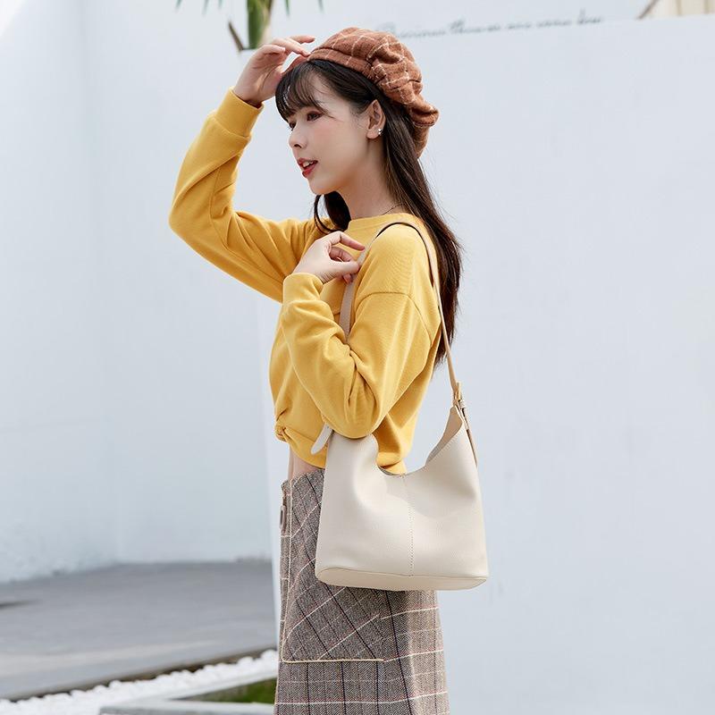 New simple and versatile shoulder bag commuter solid color portable mother and child bag women's bag tide