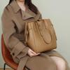New Women's Large Capacity Cowhide Tote Bag Versatile Fashion Shoulder Bag for Commuting Work Female Trendy Bucket Handbag