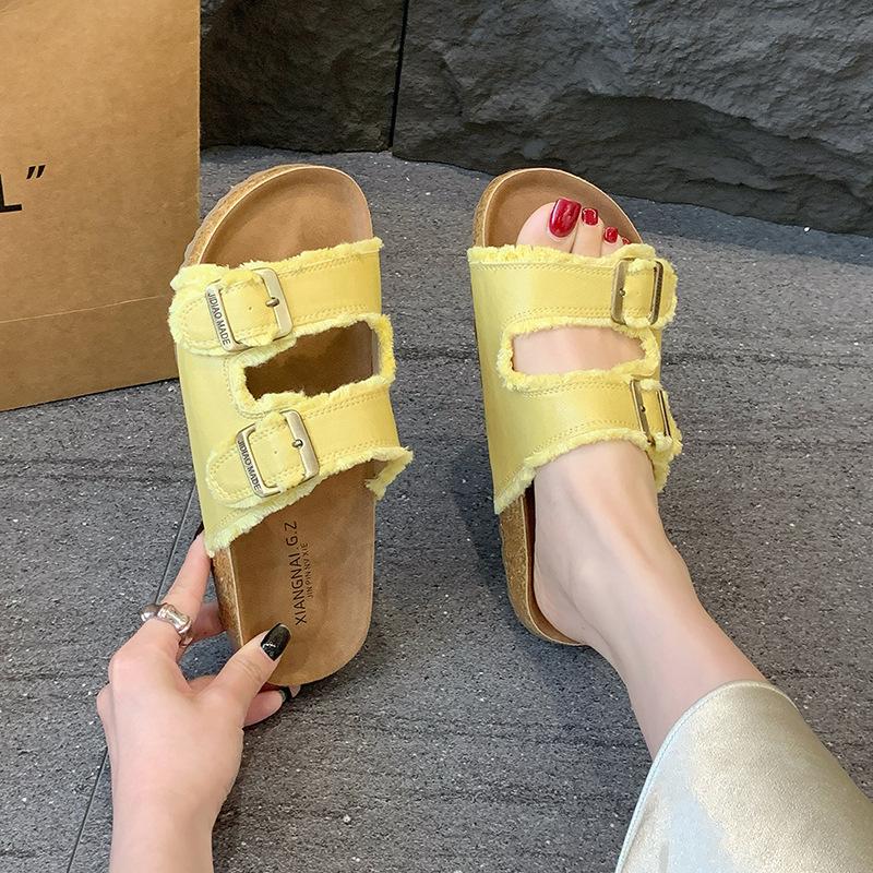 

Slippers women s summer wear new retro fashion casual one-word drag with skirt beach cool slippers 41 жёлтый