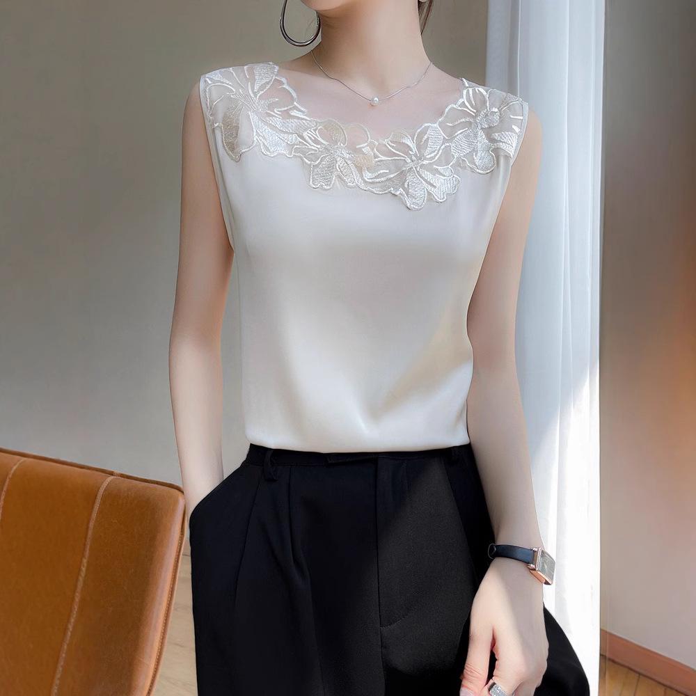 

Women s Silk-Like Satin Vest - Lace Trim, Sleeveless, Professional & Fashionable Base Layer XXL шампанського