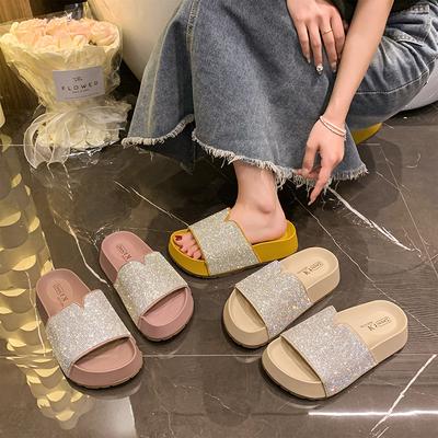 Hongkong Plattform-Slipper Damen Sommerbekleidung auf Scheiße treten 2025 schöne höhenverlängernde Strasssteine Mode Ein-Wort Strandschuhe