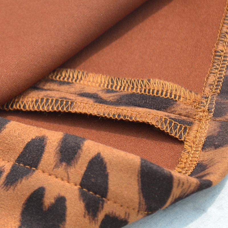 Fusta la șold cu talie înaltă cu imprimeu leopard la modă