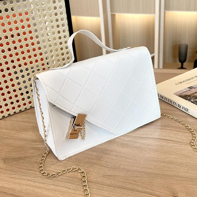 

Trend fashion diamond chain lock small square bag new casual shoulder messenger women s bag белый