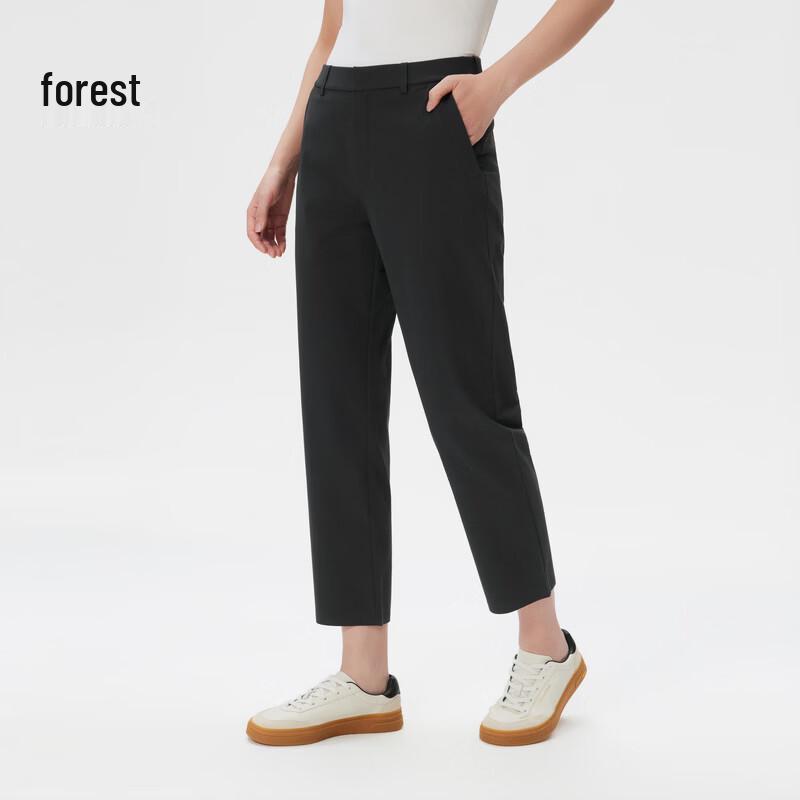 

KOLON SPORT Women s Water-Repellent Baggy Fit Casual Pants L