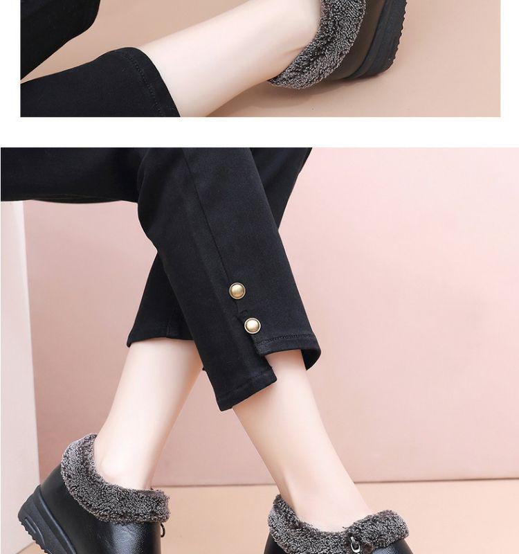 Winter Non-Slip Velvet Flat Boots for Middle-Aged & Elderly Women - Warm, Waterproof, Low-Top Grandma Shoes