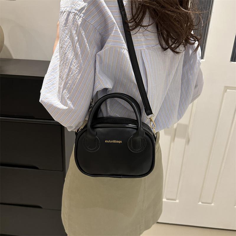 Korejský jednoduchý styl Módní jarní a letní nový styl Módní barevně blokující ruční crossbody ramenní malá kabelka pro ženy